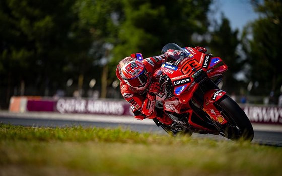 MotoGP Runde 15 in Barcelona: Konstrukteurs-WM-Titel & Doppelsieg am Sonntag - Bild 5