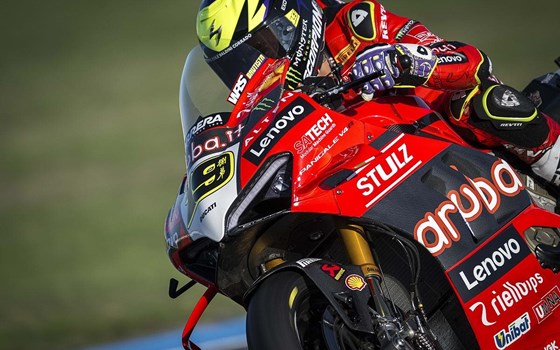 WSBK Runde 9 in Magny Cours: Nicoló Bulega in allen Rennen auf Platz 2 - Bild 13