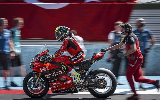 WSBK Runde 9 in Magny Cours: Nicoló Bulega in allen Rennen auf Platz 2 - Bild 19