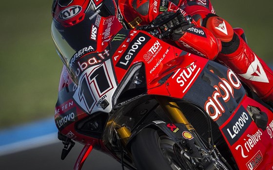 WSBK Runde 9 in Magny Cours: Nicoló Bulega in allen Rennen auf Platz 2 - Bild 4