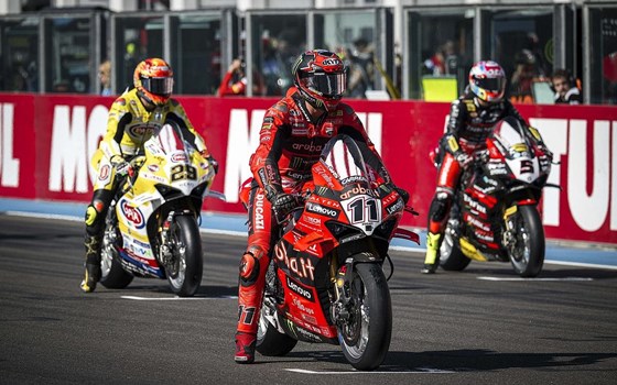 WSBK Runde 9 in Magny Cours: Nicoló Bulega in allen Rennen auf Platz 2 - Bild 5