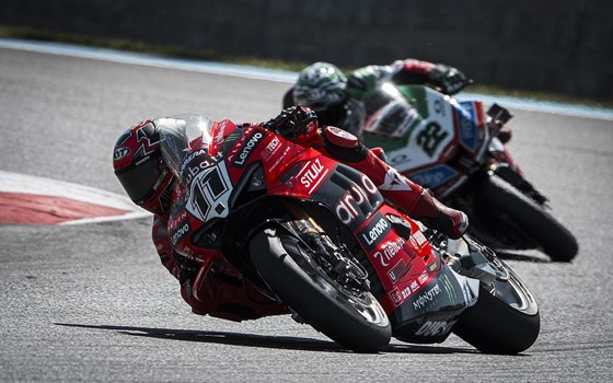 WSBK Runde 9 in Magny Cours: Nicoló Bulega in allen Rennen auf Platz 2 - Bild 7