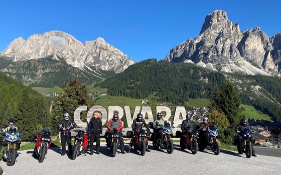 ENERGICA Week 2025 – Unvergessliche Tour durch die Dolomiten mit unserer Community - Bild 1 ENERGICA Week 2025 – Unvergessliche Tour durch die Dolomiten mit unserer Community - Bild 1