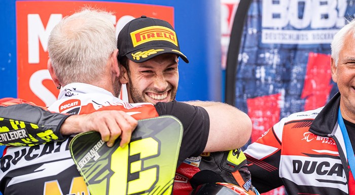 Ducati-Erfolg in Assen: Lukas Tulovic fährt mit der Panigale V4 R zur Gesamtführung in der IDM