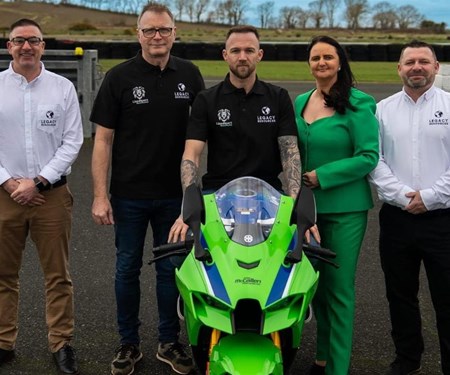 Julian Trummer fährt ab sofort Kawasaki – Willkommen im Team Green!