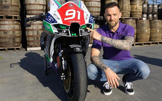 Julian Trummer und Kawasaki beim North West 200 – Racing auf der Überholspur - Bild 2