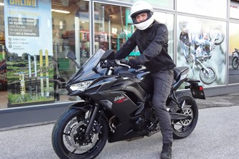  Ein Leben ohne Motorradfahren ist möglich aber sinnlos.   