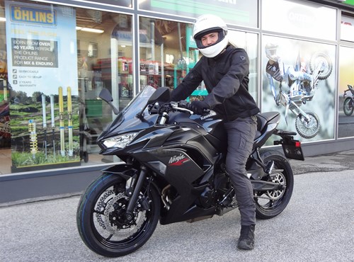  Ein Leben ohne Motorradfahren ist möglich aber sinnlos.   
