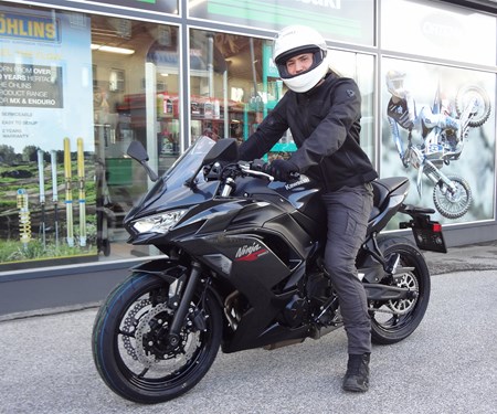  Ein Leben ohne Motorradfahren ist möglich aber sinnlos.   