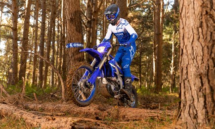 Jedes Gelände meistern: 2026er Yamaha WR- und TT-R Reihe Jedes Gelände meistern: 2026er Yamaha WR- und TT-R Reihe