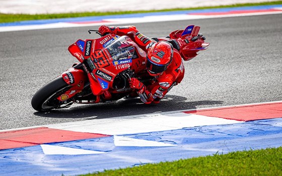 MotoGP Runde 16 in Misano: Grand-Prix Sieg für Márquez, Bagnaia stürzt - Bild 8