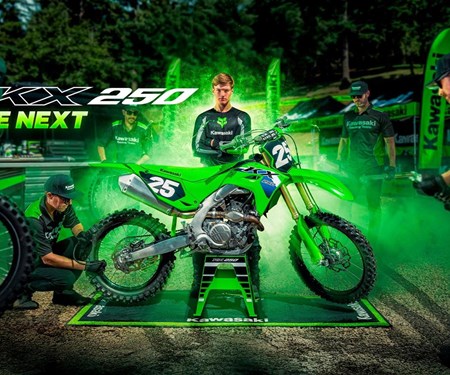 Kawasaki kündigt neue KX250 und KX450 für das Jahr 2026 an