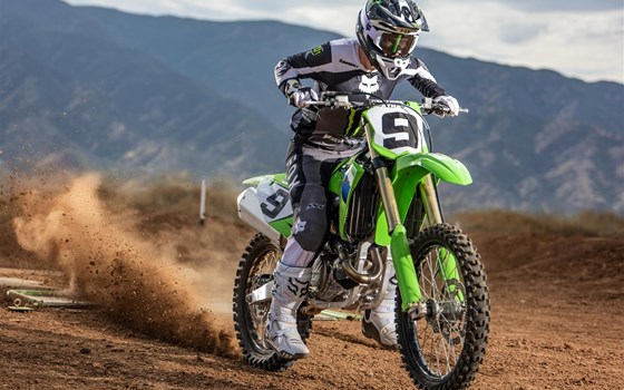 Kawasaki kündigt neue KX250 und KX450 für das Jahr 2026 an - Bild 4