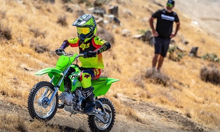 2026 kommt das Kawasaki Offroad-Duo für junge Piloten
