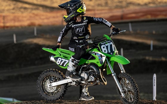 2026 kommt das Kawasaki Offroad-Duo für junge Piloten - Bild 3