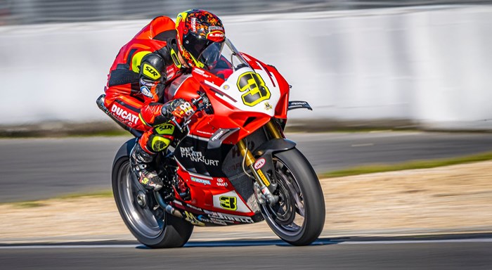 Lukas Tulovic auch 2026 auf Ducati in der IDM Superbike