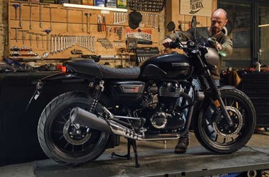 https://www.honda.de/motorcycles/experience-honda/news-and-events/2025-05-29-hondacustoms-com-beim-wheels-and-waves-festival-2025.html