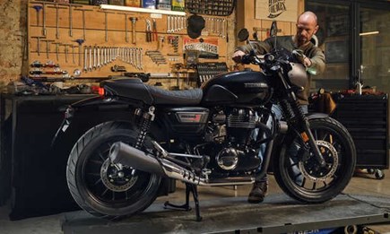 Hondacustoms.com beim Wheels and Waves-Festival 2025 zum 6. Mal mit von der Partie – mit der neuen GB350S