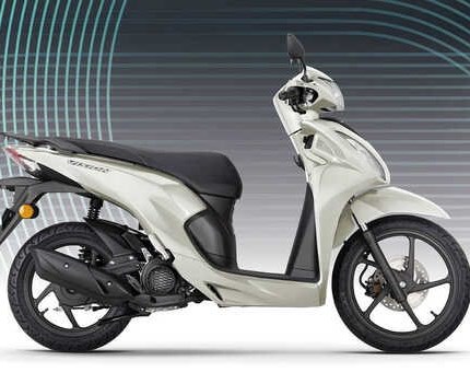 Honda komplettiert 2025er Modellpalette mit neuen Farben und Euro 5+ für den Großrad-Scooter Vision 110 Mit dem Roller Vision 110 rundet Honda die Vorstellung seiner Neuheiten und Updates zur 2025er Motorradpalette ab. Die umfangr ... Weiter >>