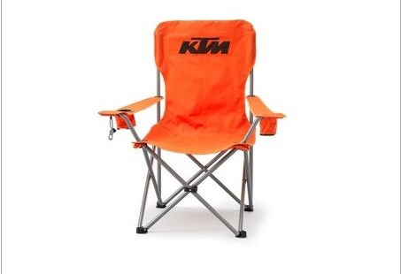Motorsport-Feeling für deine Pause – Sitzkomfort mit Stil.