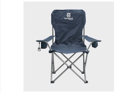 Motorsport-Feeling für deine Pause – Sitzkomfort mit Stil.