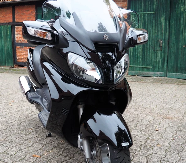 Suzuki Burgman 650 Executive- Topzustand! 
Top Ausstattung! Mehr unter Lagerfahrzeuge!