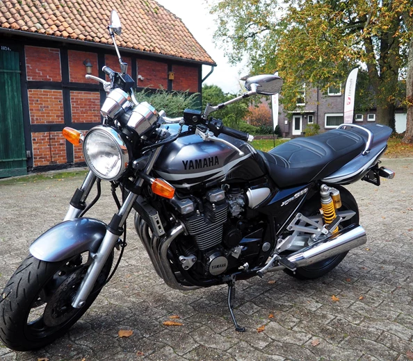 Yamaha XJR 1300 im Originalzustand! 
Unverbastelt und original! Mehr Infos unter 04272/ 9595411