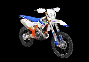 2026 KTM 450 EXC-F 6DAYS Die KTM 450 EXC-F 6DAYS braucht in Enduro-Kreisen kaum vorgestellt zu werden. Starke Leistung, unübertroffene Agilität und jede Menge Drehmoment machen diese extreme READY TO RACE Enduro-Waffe zum Spitzenreiter in jedem Offroad-Kampf. Die KTM EXC 6DAYS RANGE bietet einen leichten Rahmen, eine geschlossene Cartridge-Federung und eine Reihe intelligenter elektronischer Komponenten für das Paddock: