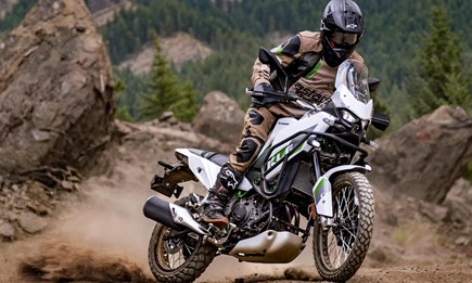 Die neue Kawasaki KLE500 – Life’s a Rally. Ride it.