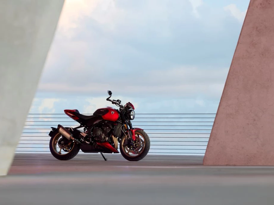 Die brandneue TRIUMPH Trident 800: Roadster-Fahrspaß in der Mittelklasse! Bild 3: Die brandneue TRIUMPH Trident 800: Roadster-Fahrspaß in der Mittelklasse!