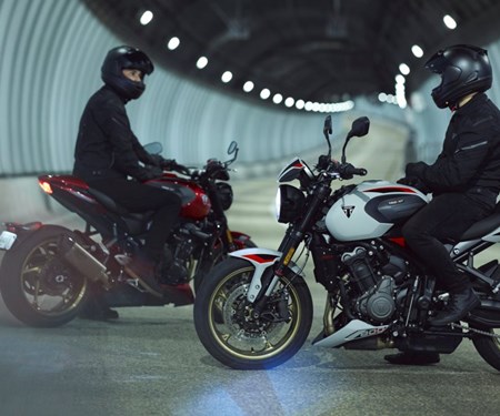 Die brandneue TRIUMPH Trident 800: Roadster-Fahrspaß in der Mittelklasse!