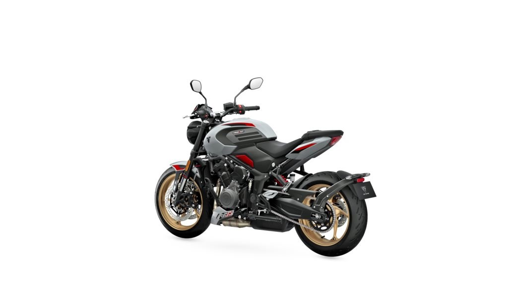 Die brandneue TRIUMPH Trident 800: Roadster-Fahrspaß in der Mittelklasse!
