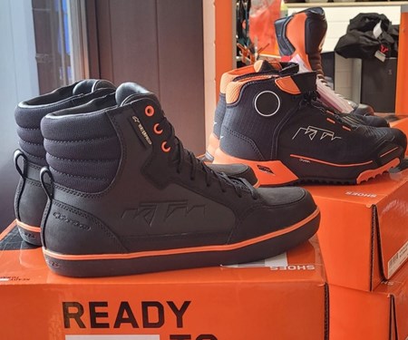 SNEAK PEEK: KTM POWERWEAR 2026 