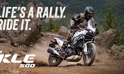 DIE NEUE KLE500 DIESES ADVENTURE-BIKE ERÖFFNET NEUE HORIZONTE