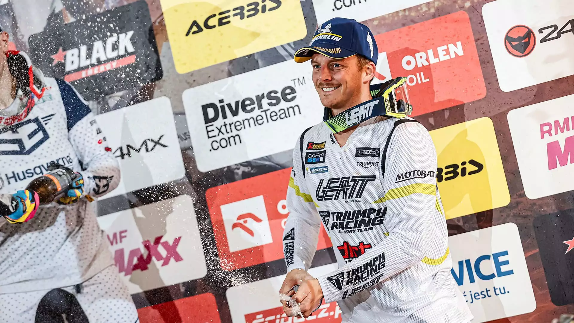 Triumph feiert erfolgreiche Premierensaison im Enduro-Rennsport mit der TF 250-E Triumph feiert erfolgreiche Premierensaison im Enduro-Rennsport mit der TF 250-E