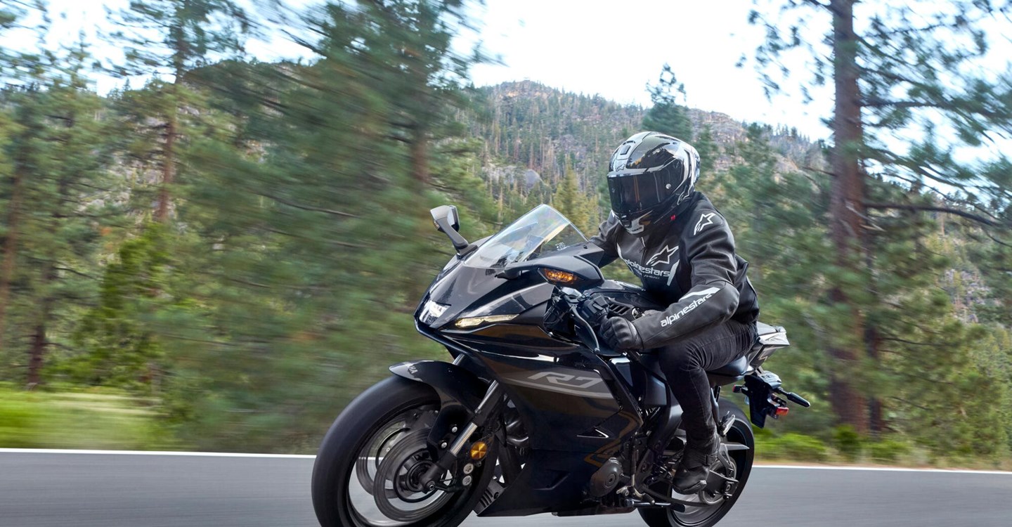 Die brandneue Yamaha R7 - 100% Supersport