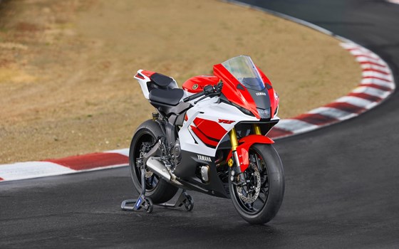 Die brandneue Yamaha R7 - 100% Supersport - Bild 4