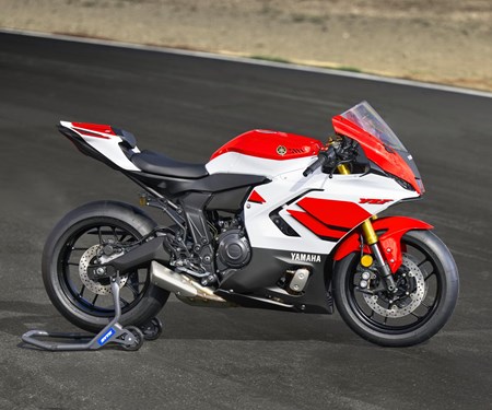 Die brandneue Yamaha R7 - 100% Supersport