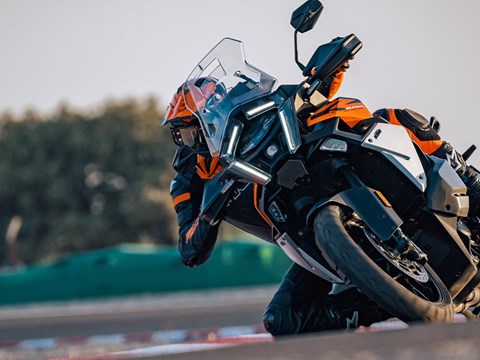 2026 KTM 1390 Super Adventure S EVO
