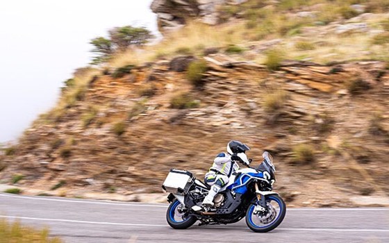 MV AGUSTA ENDURO VELOCE 2026 - Bild 8