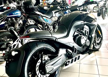 Vorbei kommen und probesitzen - Benda 700 Pro mit 300er Hinterreifen 