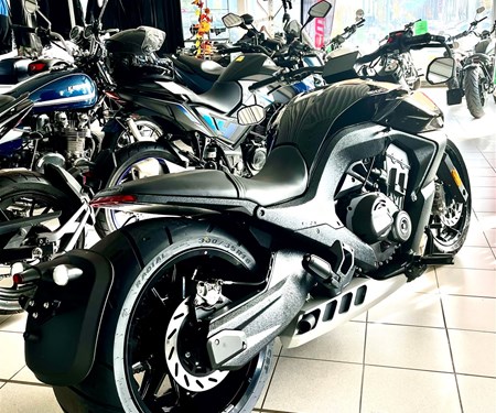 Vorbei kommen und probesitzen - Benda 700 Pro mit 300er Hinterreifen 