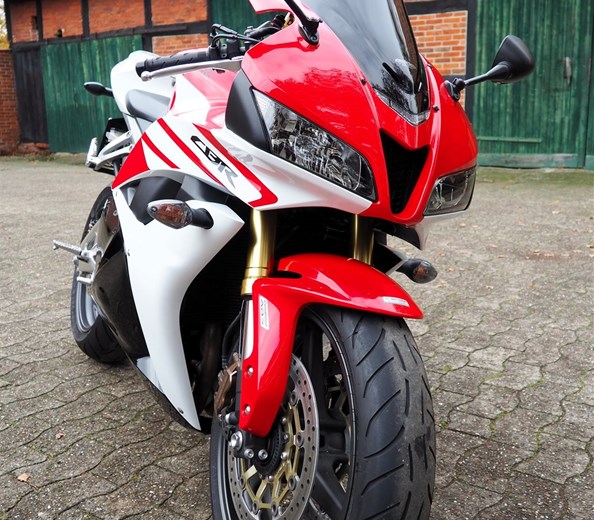 Honda CBR 600 RR PC40 im Topzustand! 
Nicht lange warten! 04272/ 9595411