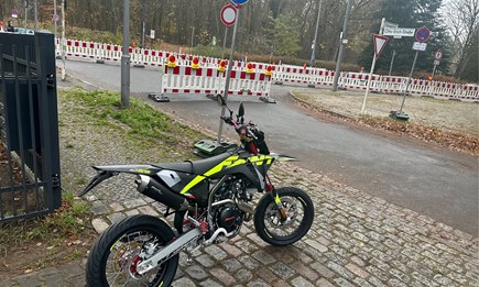 Geänderte Anfahrt wegen Baustelle vom 11.11.25-28.11.25 ab 18.11.25 schon wieder offen -zu ATT-Tiedemann-Motorräder!