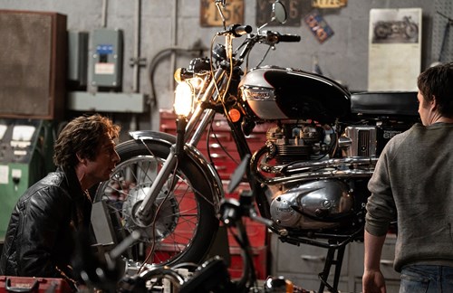 Triumph Brilla en “springsteen: Deliver Me from Nowhere”, De 20th Century Studios