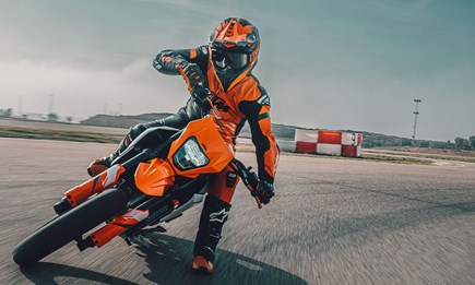 2026 KTM 390 SMC R