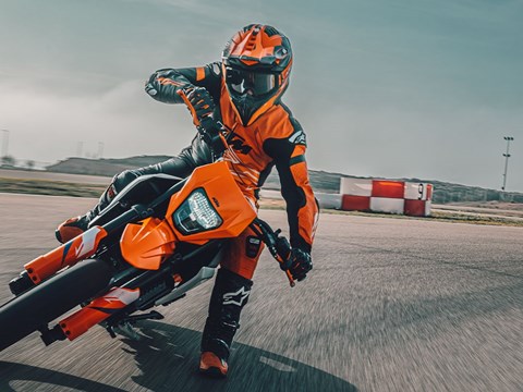 2026 KTM 390 SMC R