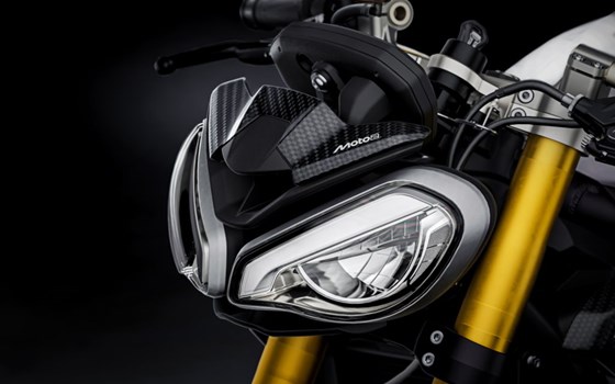 Brandneu: Triumph Street Triple Moto2 und RX - Bild 15