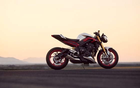 Brandneu: Triumph Street Triple Moto2 und RX - Bild 28