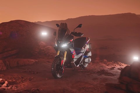 hmf Motorräder GmbH-News: Aprilia SR GT 400 - Der Crossover-Scooter!